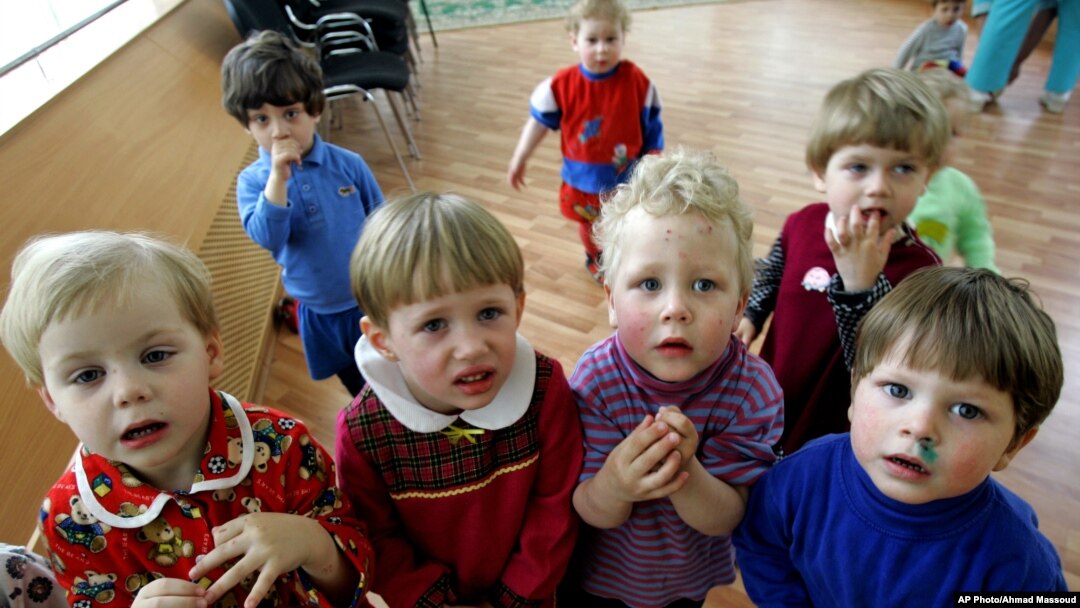 Anak-anak dengan HIV di sebuah rumah sakit St. Petersburg, Rusia. (Foto: Dok)