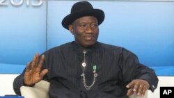 Presiden Nigeria Goodluck Jonathan telah mengumumkan keadaan darurat di tiga negara bagian, Selasa (14/5). 