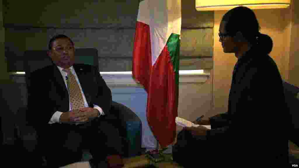 မြန်မာနိုင်ငံခြားရေးဝန်ကြီး ဦးဝဏ္ဏမောင်လွင်နဲ့ ဗွီအိုအေသီးသန့်မေးမြန်းခြင်း 