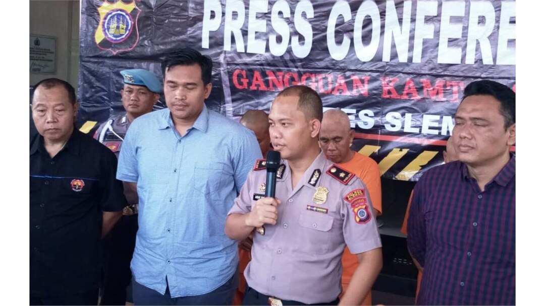 Wakapolres Sleman, Kompol M Kasim Akbar Bantilan memberikan keterangan kepada media, Selasa, 25 Februari 2020. (Foto:VOA/ Nurhadi)
