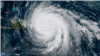 Ураганот Марија опадна на категорија 3, но останува моќно невреме