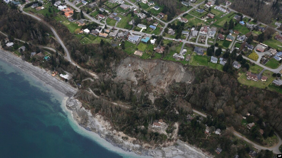 Washington Landslide Damages Homes, Forces Evacuations