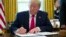 သတင်းဓါတ်ပုံ - ၂၀၁၉ ဇွန်လတုန်းက သမ္မတ Trump အိမ်ဖြူတော်တွင် လက်မှတ်ထိုးစဉ် 
