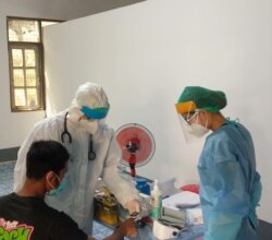 အခမဲ့ Fever Clinic ဆေးခန်း (သတင်းဓာတ်ပုံ - Community Fever Clinic - Yangon Network Fb and Dr Kyaw Swar Oo)