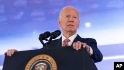 Le président américain Joe Biden s'exprime lors d'un rassemblement politique à Philadelphie en Pennsylvanie, le 15 octobre 2024. 