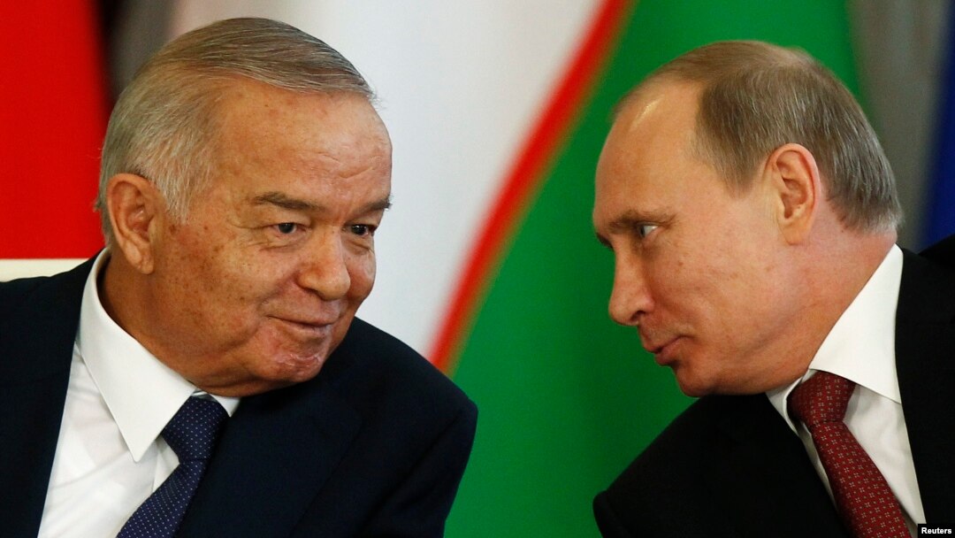 O'zbekiston prezidenti Islom Karimov (chapda) Rossiya davlat rahbari Vladimir Putin bilan, Moskva, 15-aprel, 2013-yil.