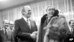 Президент Джеральд Форд і Леонід Брежнєв. 24 листопада, 1974 року.