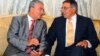  لئون پانه تا، وزیر دفاع آمریکا (راست) روز دوشنبه با عبدالکریم زبیدی، وزیر دفاع تونس (چپ) ملاقات کرد.