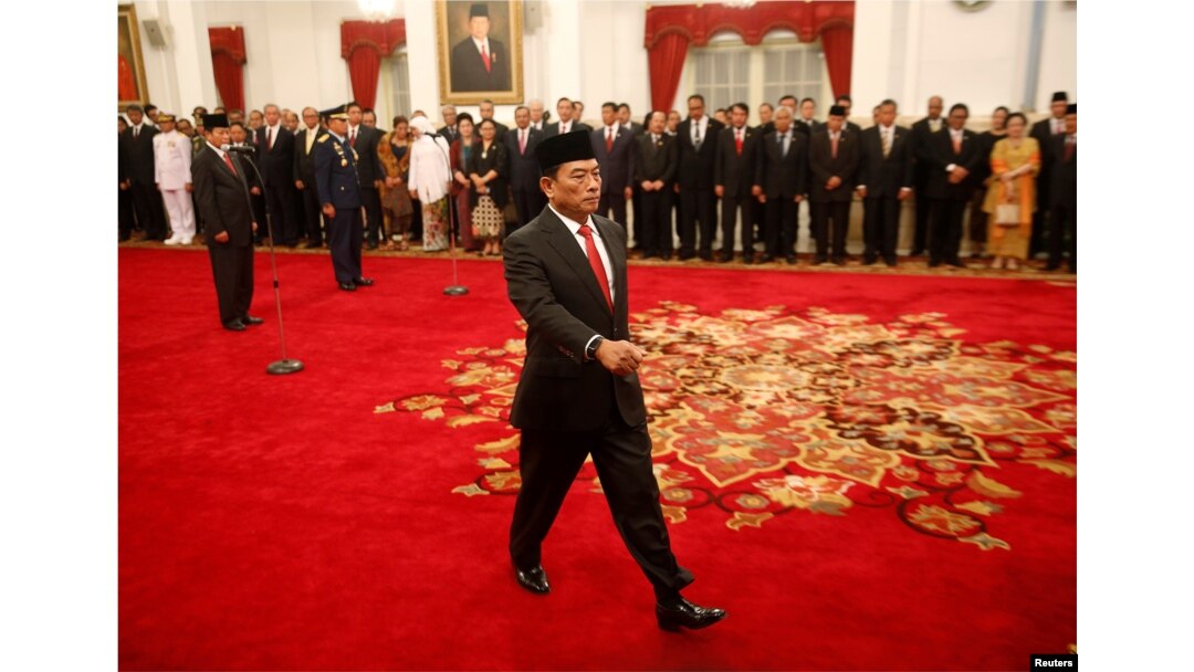 Mantan Panglima TNI Jenderal (Purn) Moeldoko dilantik menjadi Kepala Staf Presiden, dalam upacara pelantikan di Istana Presiden, Jakarta, 17 Januari 2018.