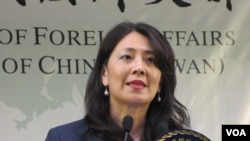 资料照：台湾外交部发言人欧江安2019年7月25日在例行记者会上讲话。 