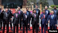 在北京雁栖湖国际会议中心，出席“一带一路”国际合作高峰论坛的各国领导人合影（2017年5月15日）
