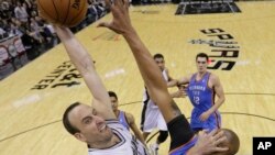 Thunder ont battu les Spurs pour se qualifier pour la finale de la Conférence Ouest de Basketball