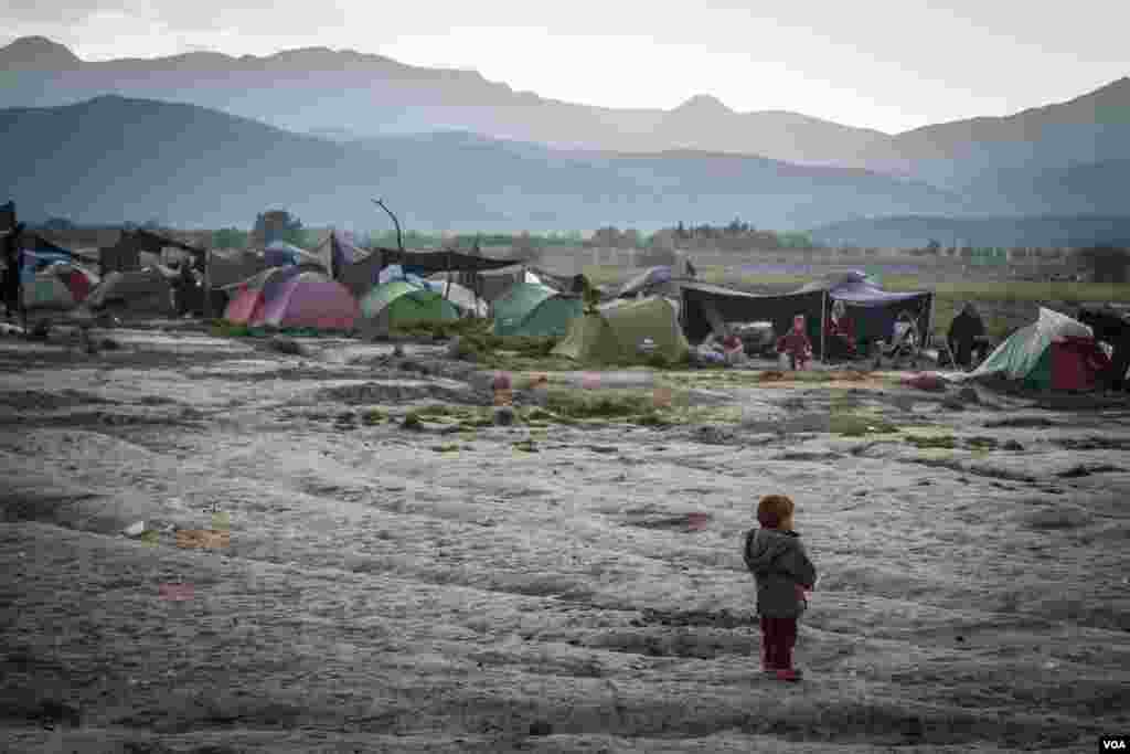 Once just a transit point for refugees following the Balkan route, the makeshift Idomeni camp is now home to 12,000 people. (J. Owens/VOA)