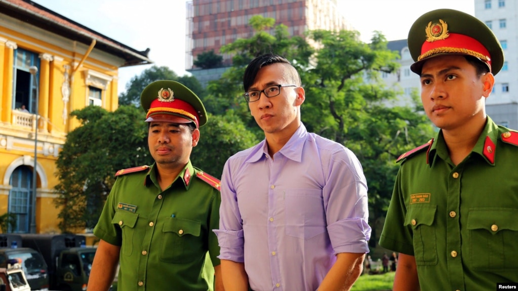 Công dân Mỹ Will Nguyễn bị dẫn đến Tòa án Nhân dân Tp. HCM sáng ngày 20/7/2018.