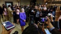 丽兹·切尼众议员抵达国会山并对媒体讲话。(2021年5月12日)