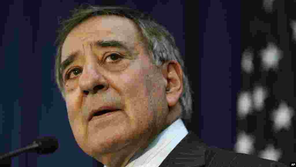 ທ່ານ Leon Panetta ລັດຖະມົນຕີກະຊວງປ້ອງກັນປະເທດສະຫະລັດ ກ່າວຄໍາປາໄສ ຢູ່ກອງປະຊຸມຖະແຫລງຂ່າວ ໃນກອງປະຊຸມປຶກສາຫາລືປະຈໍາປີ ລະຫວ່າງອັອສເທຣເລຍ-ສະຫະລັດ ຢູ່ເມືອງ Perth ຂອງອັອສເທຣເລຍ ໃນວັນທີ 14 ພະຈິກ 2012. 