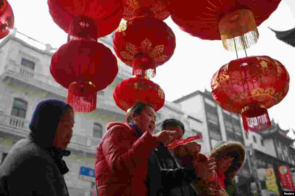 یہ تہوار چین میں روائتی جوش و خروش سے منایا جاتا ہے