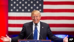 Candidato republicano, Donald Trump, na sua acção com os veteranos de guerra na Universidade de Drake em Des Moines, Iowa, Jan. 28, 2016. 