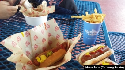 washington hot dog game