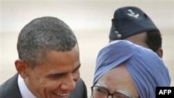 Президент США Барак Обама (слева) и премьер-министр Мoнмохан Сингх. Нью-Дели. Индия. 7 ноября 2010 года