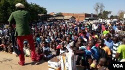 A concert in Chitungwiza, Zimbabwe, where groups are pushing the "Feya-Feya campaign". (VOA - S. Mhofu )