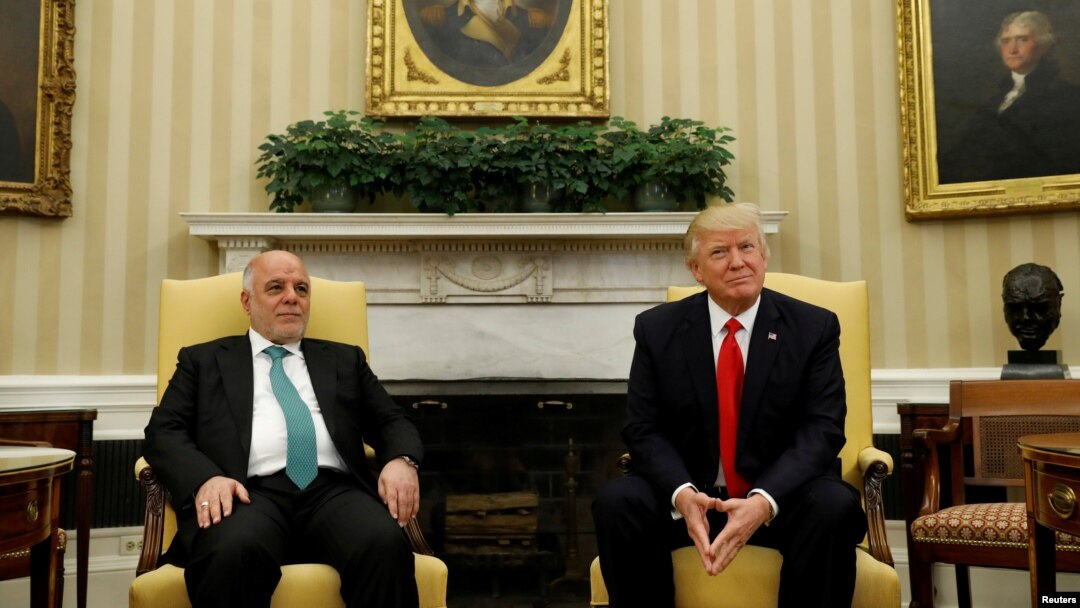 Presiden AS Donald Trump menerima PM Irak Haider al-Abadi di Gedung Putih, Senin (20/3).