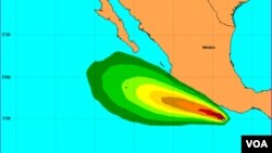 El ciclón se localizaba a las 13 horas local (18 horas GMT) a 210 kilómetros al sur de Lázaro Cárdenas, en el estado de Michoacán.