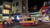 Policiais perto do centro comercial Westfield Bondi Junction, Sydney, Austrália, 13 abril 2024. REUTERS/Kirsty Needham