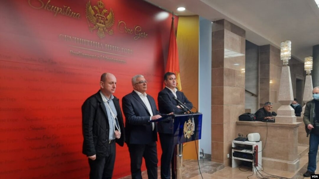 Lideri Demokratskog fronta na konferenciji za novinare u Skupštini 