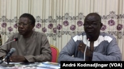 De gauche à droite, Mahamat Nour Ibédou, secrétaire-général de la CTDH et Me Midaye Guerimbaye, président de la LTDH, à N’Djamena, le 24 août 2019. (VOA/André Kodmadjingar)