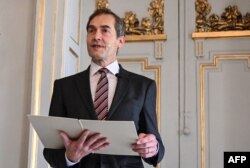 FILE - Mats Malm, Permanent Secretary of the Swedish Academy speaks to media during the announcement of the winner of the 2023 Nobel Prize in literature at Swedish Academy in Stockholm on October 5, 2023.