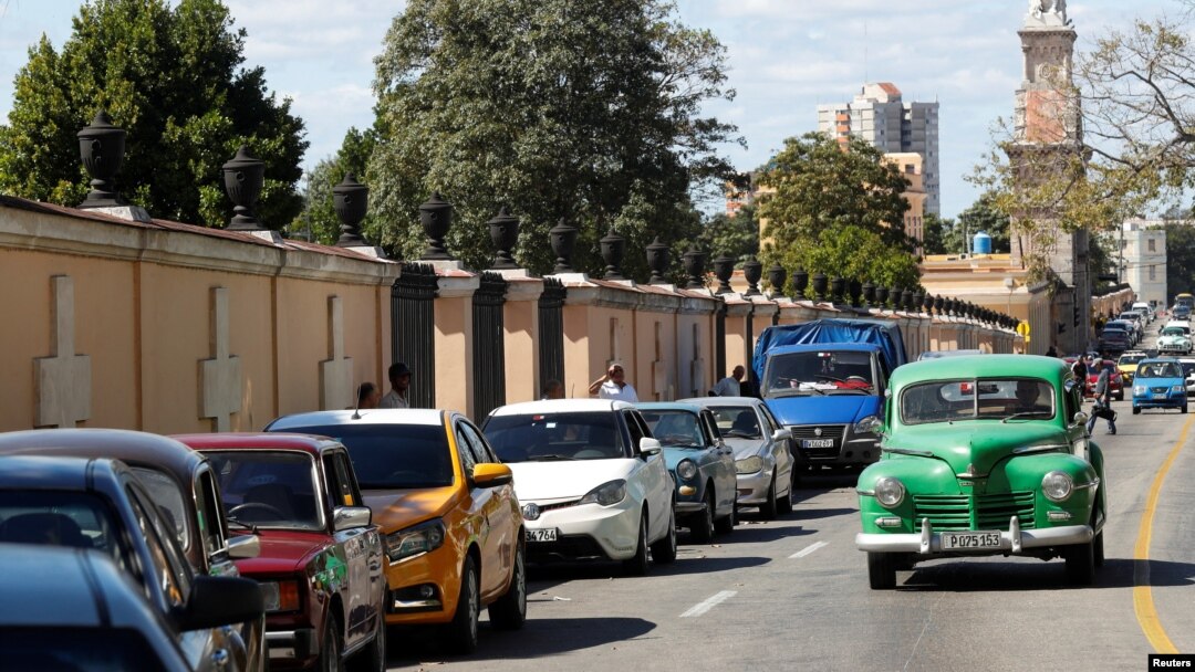 Dos medidas impopulares anunciadas por el gobierno de Cuba en los últimos días han sido pospuestas como aumentar el precio de los combustibles y ahora la subida tarifaría de los billetes del transporte público.