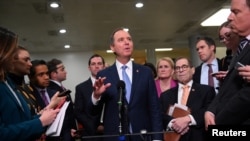 Los gestores del juicio, liderados por el Representante Adam Schiff (demócrata por California), insistieron en la posición en que quedaba Ucrania como aliada de Estados Unidos al prescindir de la ayuda que Trump condicionaba a cambio de sus exigencias.