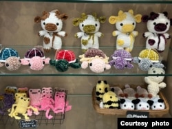 Boneka-boneka crochet karya Vera Massie yang juga dijual di Holiday Market di Orlando, Florida (Vera Massie)