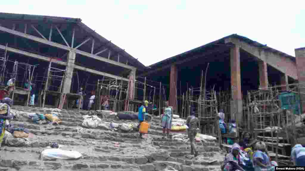 Le grand marché de Kadutu est vide, à Bukavu, le 2 août 2017. (VOA/Ernest Muhero)