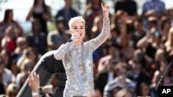 Katy Perry será anfitriona de los premios MTV a la música el 27 de agosto de 2017 en Los Ángeles, California.