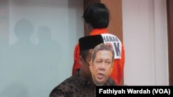 Sejumlah LSM dan akademisi yang tergabung dalam “Koalisi Menolak Hak Angket dalam jumpa pers di kantor ICW, Rabu (3/5). (VOA/Fathiyah Wardah)