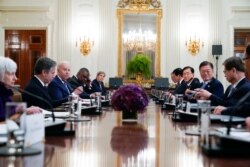 조 바이든 미국 대통령과 문재인 한국 대통령의 확대정상회담이 21일 백악관에서 열렸다.
