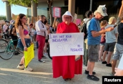 Protesters stand against abortion bans in Texas. Picture taken June 24, 2022. (REUTERS/Sabrina Valle)