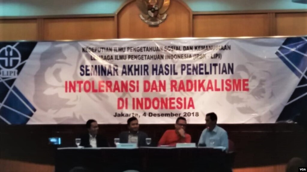 Seminar hasil Penelitian LIPI Intoleransi dan Radikalisme di Indonesia hari Selasa (4/12). (Foto: VOA/Fathiyah)