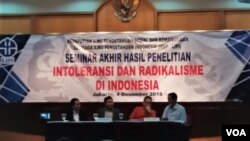 Seminar hasil Penelitian LIPI Intoleransi dan Radikalisme di Indonesia hari Selasa (4/12). (Foto: VOA/Fathiyah)