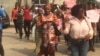 Mães de activistas angolanos fazem campanha para pagar uniformes dos filhos