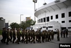 La policía militar llega al Estadio Nacional antes de la ceremonia de apertura de los Juegos Panamericanos. Estadio Nacional, Santiago, Chile, el 20 de octubre de 2023.