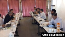 ALP ရခိုင်ပြည် လွတ်မြောက်ရေးပါတီနဲ့ ပြည်ထောင်စုဝန်ကြီး ဦးအောင်မင်းအဖွဲ့တို့ ထိုင်းနိုင်ငံ ချင်းမိုင်မြို့မှာ စတုတ္ထအကြိမ် တွေ့ဆုံစဉ် (၉ စက်တင်ဘာ ၂၀၁၃)