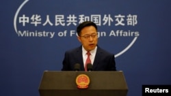 Juru Bicara Kementerian Luar Negeri China, Zhao Lijian, dalam konferensi pers di Beijing, 8 April 2020. (Foto: dok).