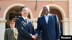 Primeiro-ministro Wen Jiaobao com José Eduardo dos Santos em Luanda