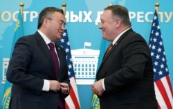 Qozog'iston Tashqi ishlar vaziri Muxtor Tilovberdi va AQSh Davlat kotibi Mayk Pompeo