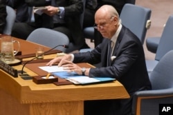 FILE - U.N. Special Envoy to Syria Staffan de Mistura delivers remarks at a Security Council meeting on the situation in Syria at U.N. headquarters in New York, April 12, 2017.