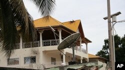 Makazi yaliyoharibiwa ya Rais wa Guinea, Alpha Conde, katika mji wa Conakry wakati wa jaribio la kutaka kumuuwa lililofanywa na waasi Julai 19,2011