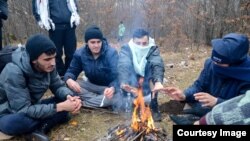 Migranti i izbjeligce u BiH u neizvjesnosti dočekuju prvi veći snijeg. Foto: BIRN BiH 